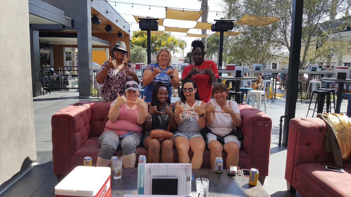 iluvcc05's tweet photo. OK #VeniceNation it's #DrinkTime with these #CrazyCoconuts @Kaz_1975 @sharibino @THErealshanm @Shye1Luv @2_CLASSY_SASSY @LadyTLove123 https://t.co/yavd23p45i