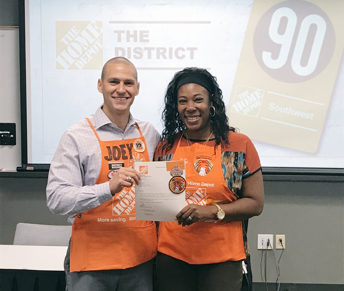 Joey Constantino tweet media