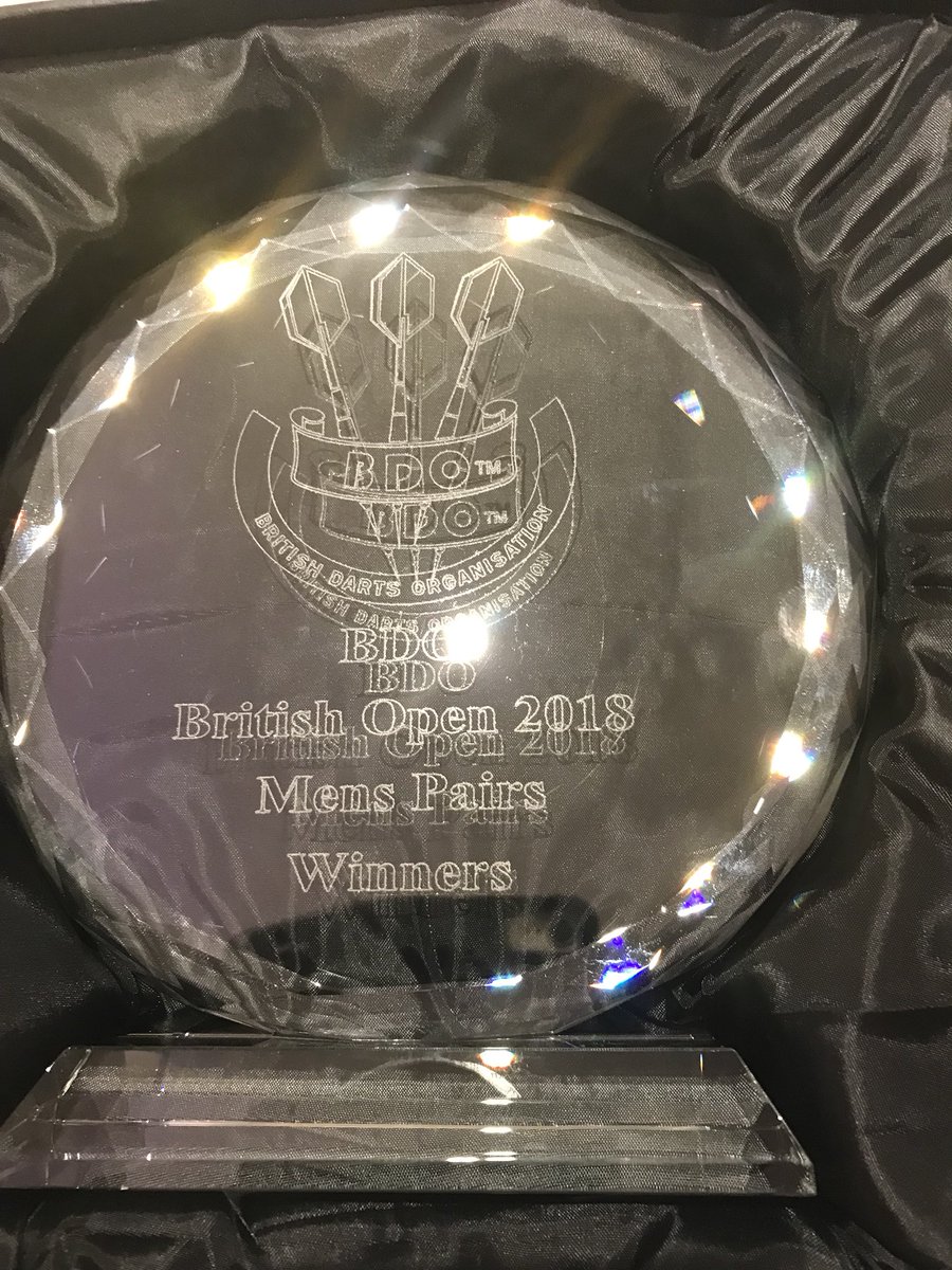 TheHammer180's tweet image. Absolutely delighted with the result with @Duzza180 tonight! What a gentleman Glen is, over the moon and proud of us both, we played some great darts, it’s a great start to the weekend!! #hammertime #winners 🎯