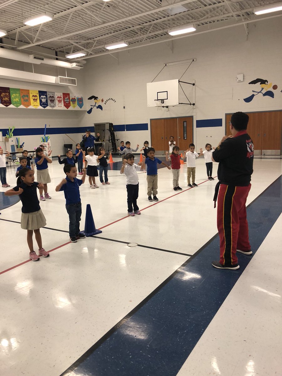 CoachV_RES's tweet photo. I want to thank Mr. George and Alchemy Karate Academy for presenting to our students. #RES #BeMotivated https://t.co/i9ezMgJxDv