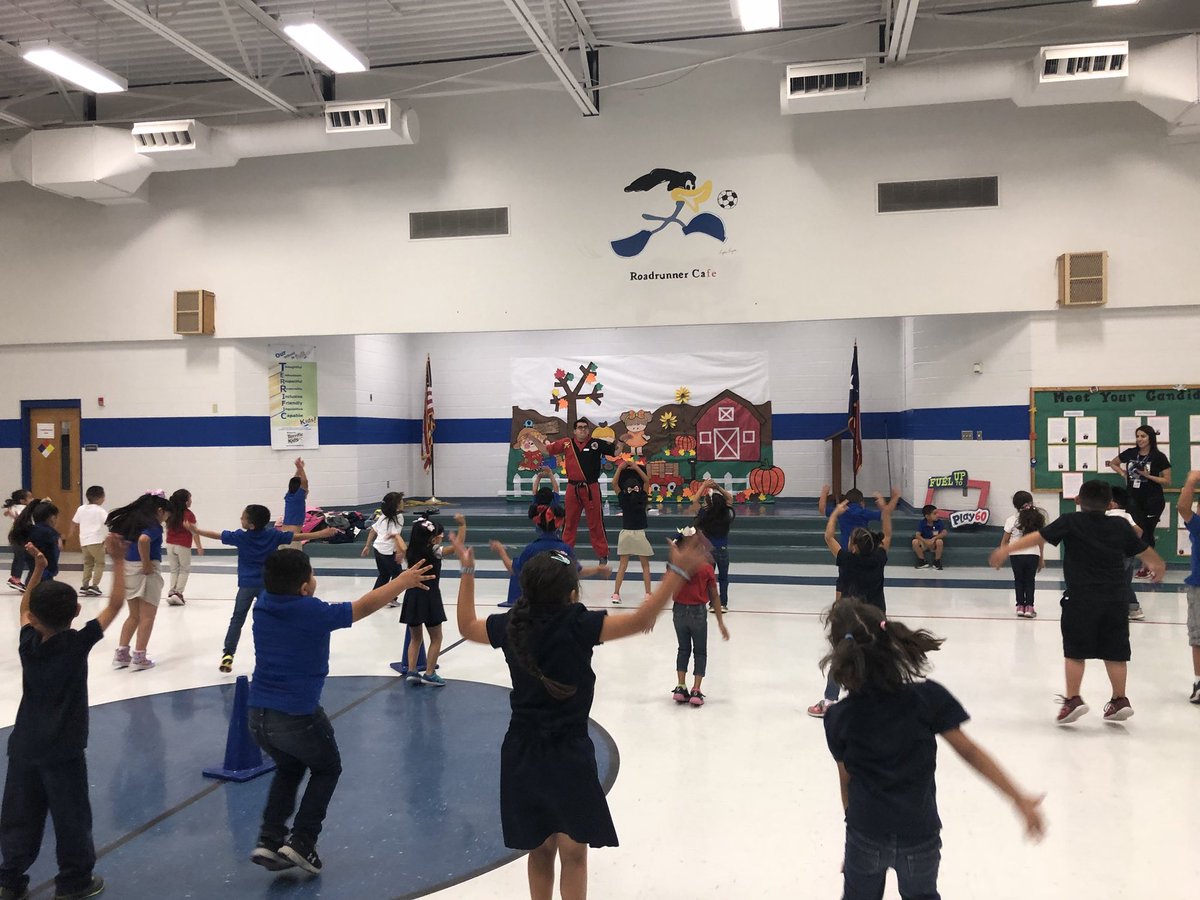 CoachV_RES's tweet photo. I want to thank Mr. George and Alchemy Karate Academy for presenting to our students. #RES #BeMotivated https://t.co/i9ezMgJxDv