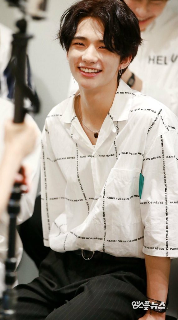 ART__is_'s tweet image. ART is Hwang Hyunjin