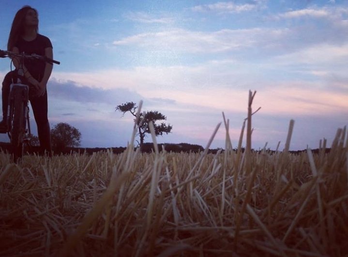 simply_Clo02's tweet photo. "Le but dans la vie ce n'est pas l'espoir de devenir parfait c'est la volonté d'être toujours meilleur "
•
•
•
•
#photos #paysage #champs #vegetations #nuages #ciel #coucherdesoleil #mijourminuit #beautiful #dreams #bonheur #liberte #passions #velo #photographies #citation https://t.co/tQWo3ZV6sf