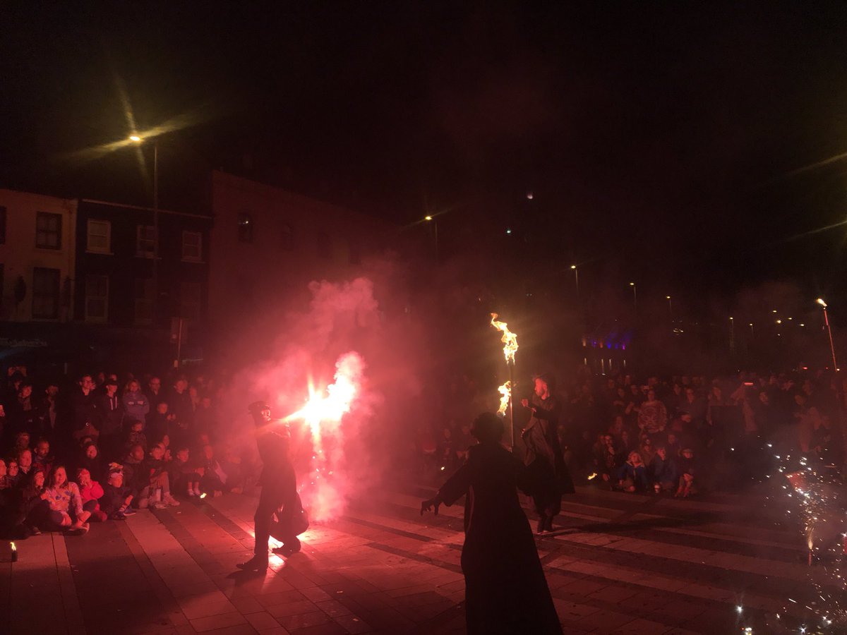 tjhourihan's tweet photo. Fantastic entertainment by @CircusFactoryC this #CultureNight #Cork 🔥🤹♀️💥
#CultureNight2018 #CorkCultureNight
#Pitchd18 #Circus #Arts #Festival #CircusFactory https://t.co/nklAcGJFC9