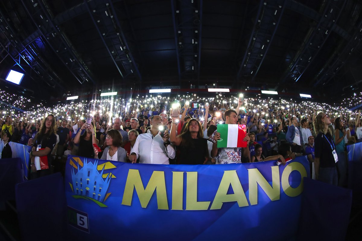 MilanoVolley18's tweet photo. Grande affetto al Mediolanum Forum per #LaNazionale. 3-0 alla Finlandia  (25-20 25-18 25-16) e sesta vittoria azzurra. Top scorer azzurri Juantorena e  Zaytsev 14 pt. 12.610 spettatori. Russia-Olanda 3-0 #volleyball #FivbMensWCH  #VolleyMondiali18 #VolleyballWChs #ItaliaFinlandia https://t.co/z1gTRqLh6v