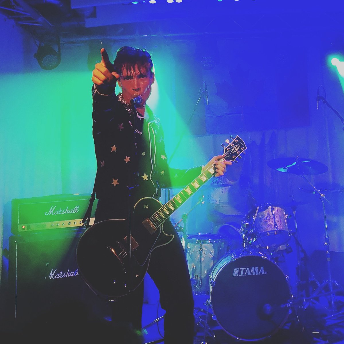VISIONS_mag's tweet photo. Kauft eurer Großmutter das neue @thedirtynil-Album! #visionsmagazin #rbf2018 #rbf18 https://t.co/UzAQgfrJju