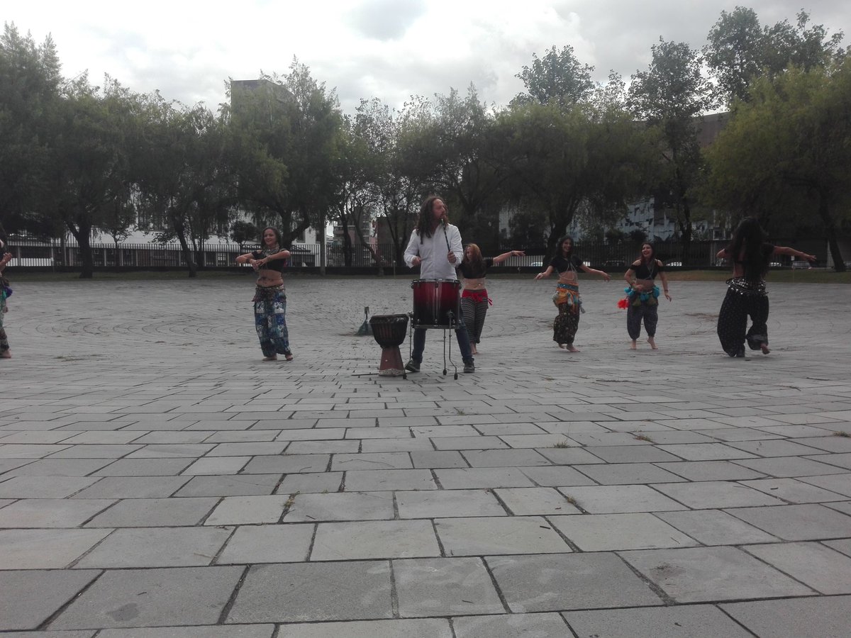 CCE_Pichincha's tweet photo. La fiesta de la luna y la femineidad se prende en el parque El Arbolito con la presencia de @diegomino y su percusión en este #KollaRaymi https://t.co/uXYh4ranZE