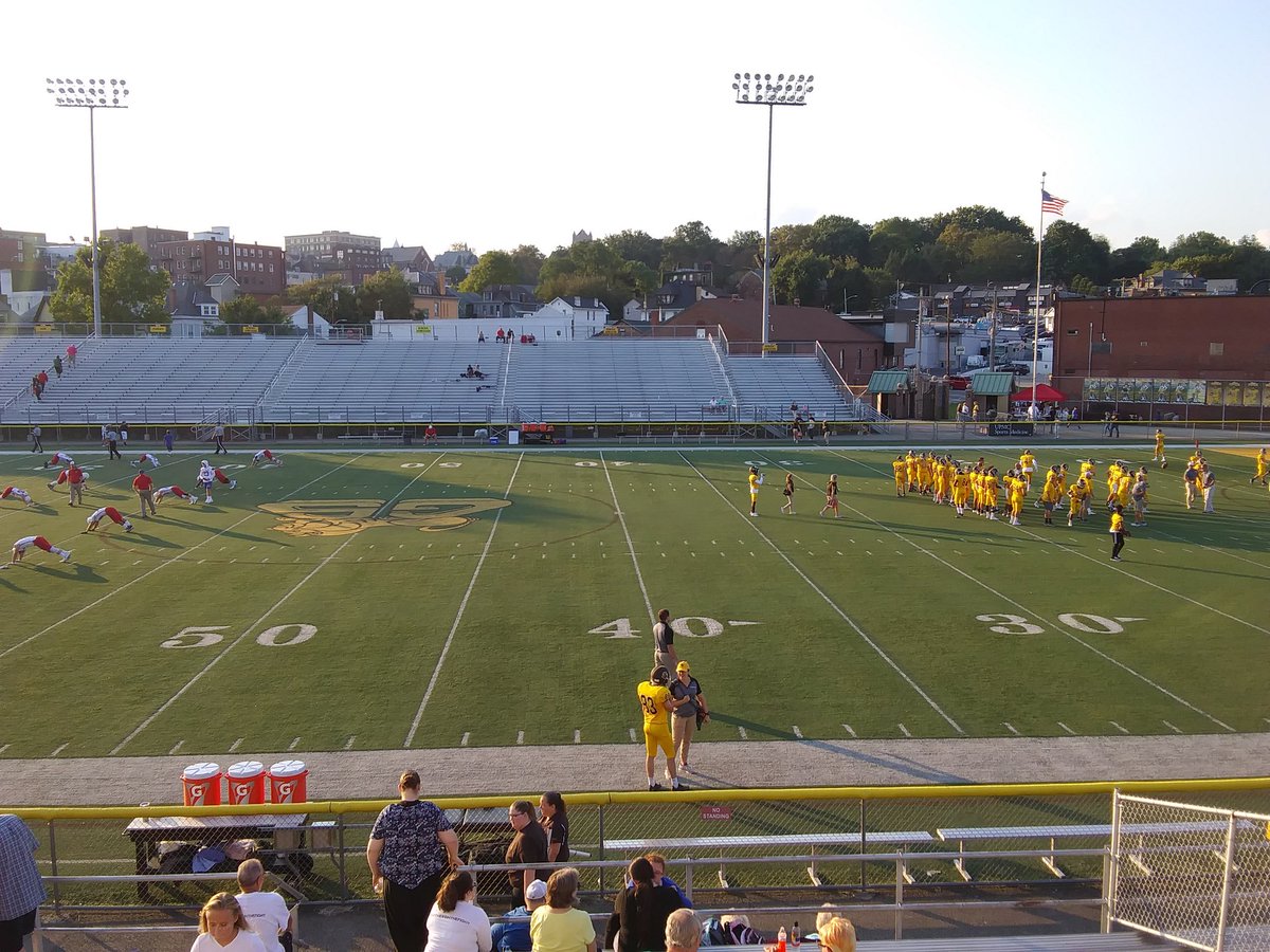 BugsInTheCode's tweet image. On the call with @sportsguy1480 from Offutt Field in Greensburg as the #GoldenLions take on the #Mustangs, tune in on PA Talk 98.7 FM, AM 910, pa-talk.com and the @TribLiveHSSN #WPIAL #FridayNightLights