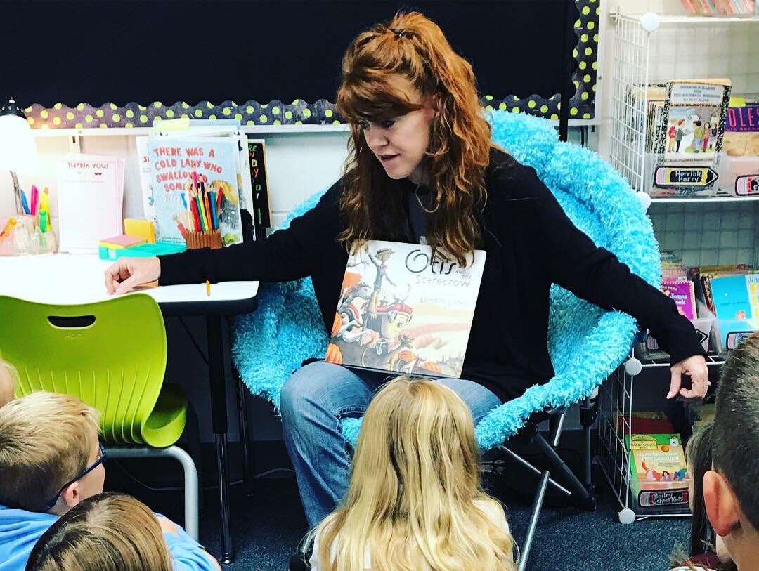vmlibraryvoice's tweet photo. Had such a special time kicking off our Pop-In Storytimes with the elementary classrooms today! And what better book to kick it off with than @thelorenlong Otis and the Scarecrow as we get ready for the first day of fall. ❤️#tlchat #futurereadylibs #vanmeter https://t.co/AAmOyGd0k9