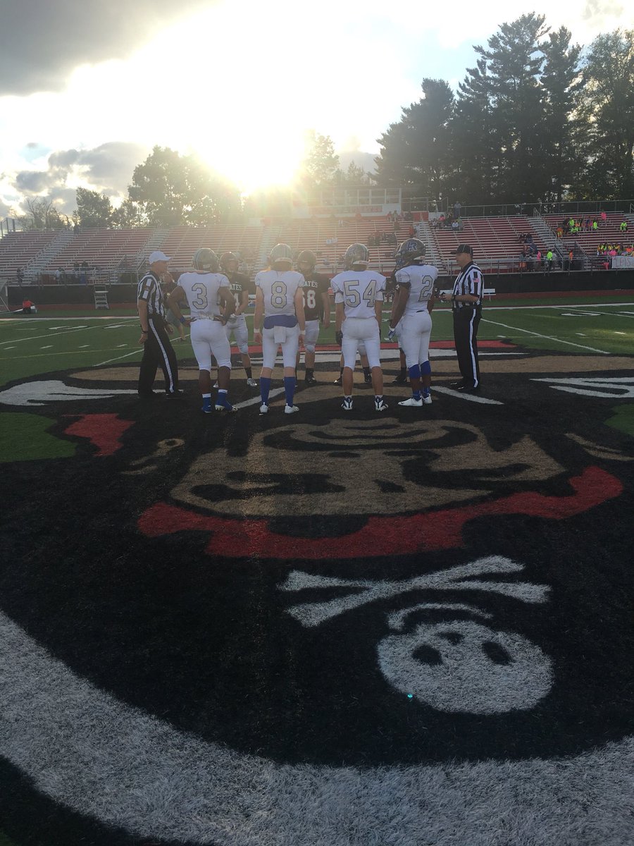 kate_moff's tweet photo. Our captains, @Keon_Jordan3 @dylt_12 @TreMDavis &amp; Donaven Lee. Taking the field at Pinckney for the pre-game coin flip #BeatPinckney #SplitterFootball #WhyNotUs https://t.co/dRN93700La