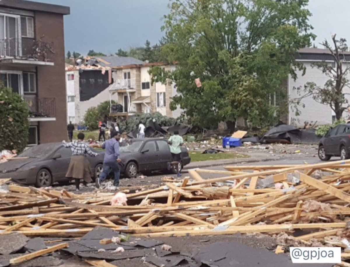 MarkDayNews's tweet photo. #UPDATE 

Environment Canada confirms that a tornado did touch down in #Dunrobin - Ontario and in #Gatineau - Quebec 

These photos are from Gatineau 
#MontBleu https://t.co/yZFHgNSQyU