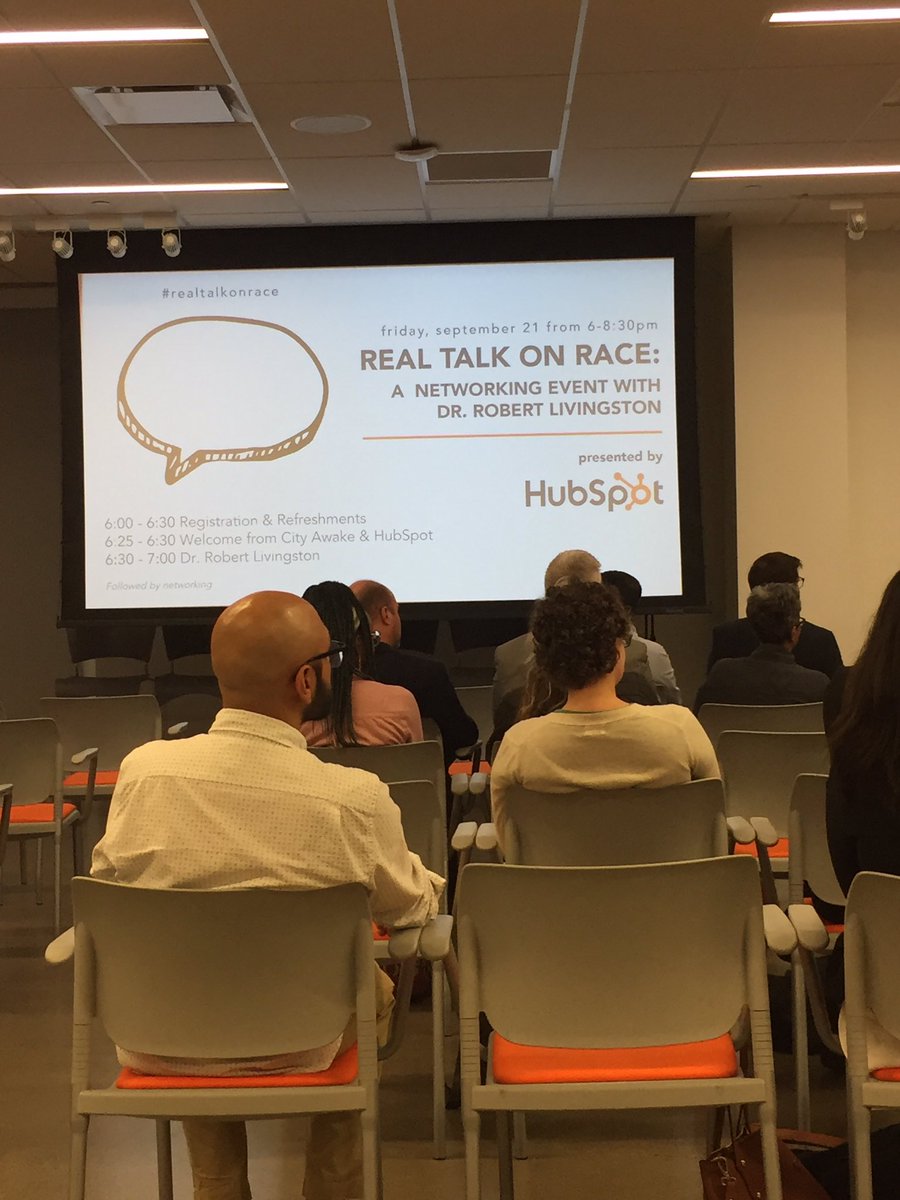 viewfrommypinky's tweet photo. #realtalkonrace #Cityawake on a Friday night! https://t.co/ylFR6LfvG1