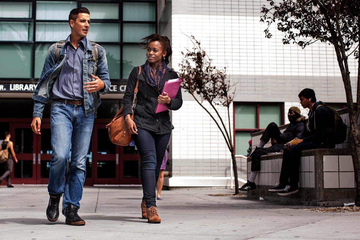 CalCommColleges's tweet photo. If you're thinking about transferring from a community college, do it with GUARANTEED ADMISSION to almost any four-year university in California!

With an Associate Degree for Transfer, transfer students earn special benefits. Learn how you can, too, at https://t.co/Rn7sk0OnV9. https://t.co/foaDxAeMm5