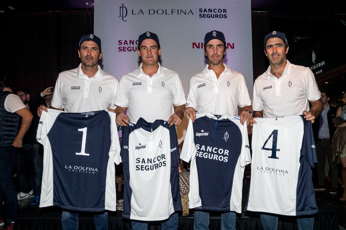 asocdepolo's tweet photo. El jueves 20/9 se presentó el conjunto de @LaDolfinaok , defensor de cinco títulos consecutivos en el argentino abierto, con la presencia de @ACambiasoOK , David Stirling (h), @pablomacdonough y Juan M. Nero.
#Presentaciones
#AltoHandicap
#TripleCorona https://t.co/5R3Dvlh94O