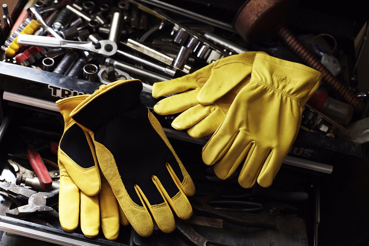 HotShotGear's tweet photo. Shop our work wear now on https://t.co/pH9YTtOGye 
#motorcycle #mechanic #workhardplayhard #countryliving #HarleyDavidson #weldlife #friday https://t.co/bSkVEyoaBt