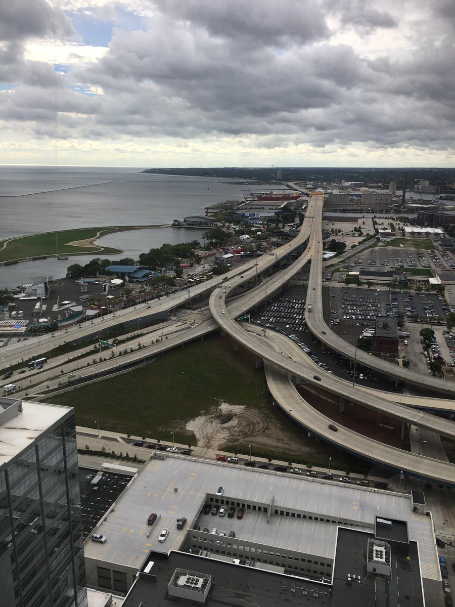 ArrowTransGroup's tweet image. Oh, the places you'll go with Arrow. Arrow attended the Veterans in the Work Force Summit in Milwaukee today! 🚛 #TheArrowTransportationGroup #VSOB #TruckingSuccess