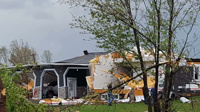 CBC Ottawa is on the air with an emergency broadcast about the #ottstorm. Tune in to 91.5 starting at 7 p.m. for the latest. #ottawa #ottweather #ottnews