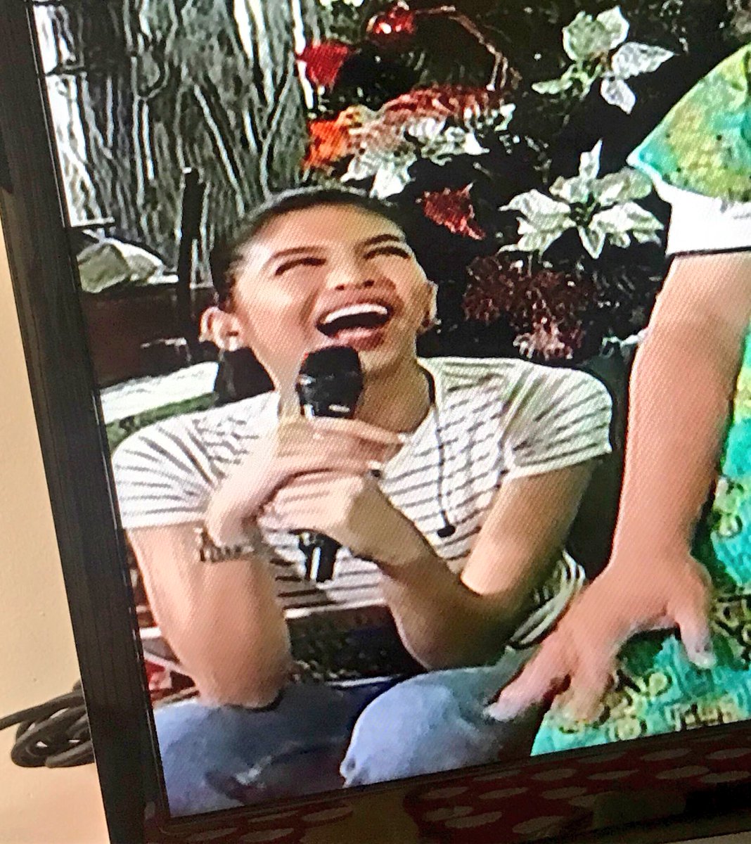 elizziechse's tweet image. Congratulations luv, @mainedcm ♥️

#mainedcmForMAC #mainedcmMACMEGAMALL