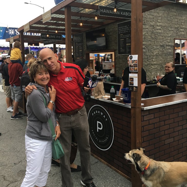 @41actionnews and Kansas City's meteorologist, Gary Lezak, stopped by our booth! 

@glezak #plazaartfair #kc #countryclubplaza #kansascity