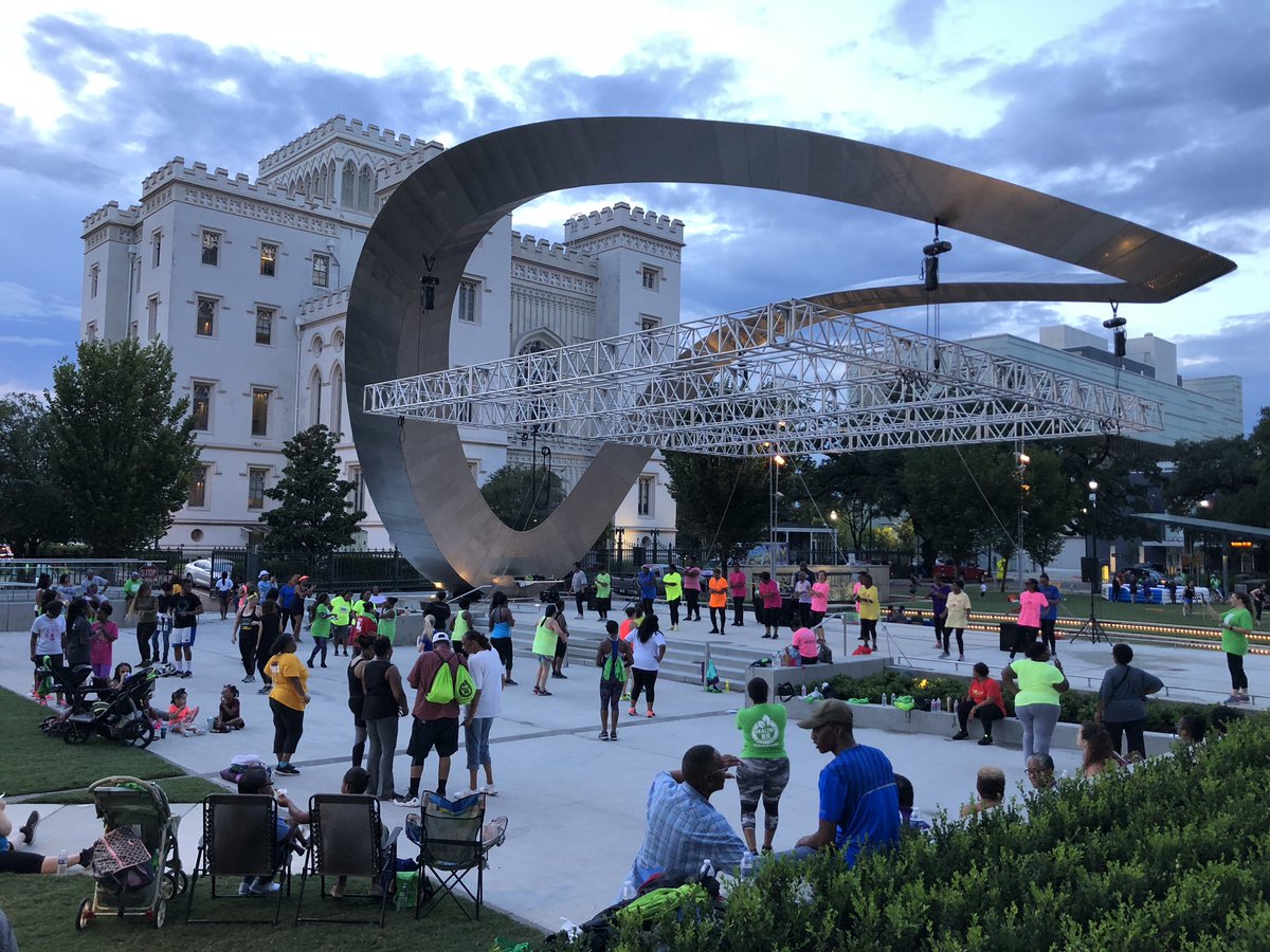 lizkohTV's tweet photo. Such a great turnout for the 5th Annual Fitness Rocks here at Galvez Plaza! These ladies are grooving 🎷Come dance/burn off your work week blues with us downtown till 8:30pm! #GetFitRedStick https://t.co/W30VWoM7u2