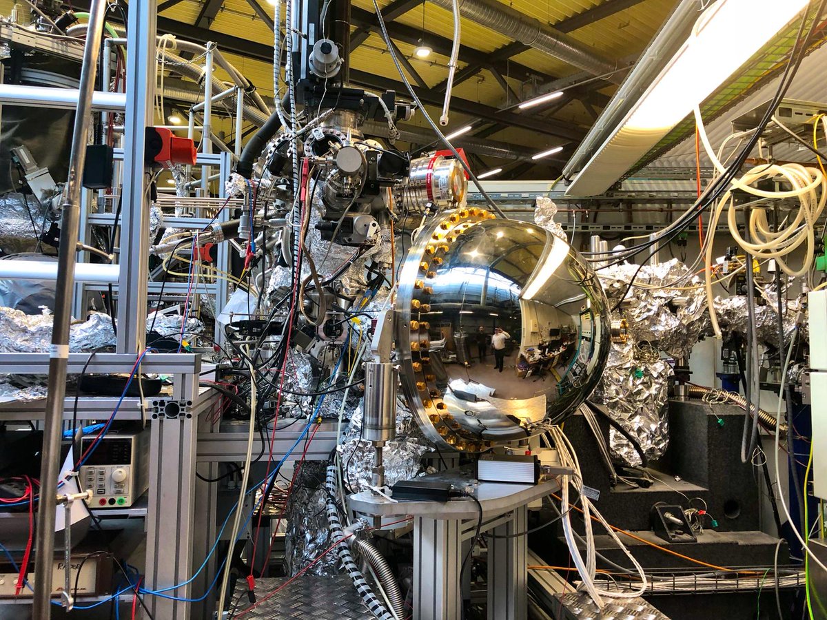 MDCPrecision's tweet photo. MDC toured @HZBde and @HZB_BESSY this week! #MDCVacuum #HZB #BessyII #photon #photonsource #lightsource #synchrotron #photons #vacuumtech #vacuumtechnology #vacuumscience #science #physics #research #technology #ultrahighvacuum #highvacuum #20yearsBESSY2 #bessy2 #berlin #hzbde https://t.co/1OILEzvoQ1