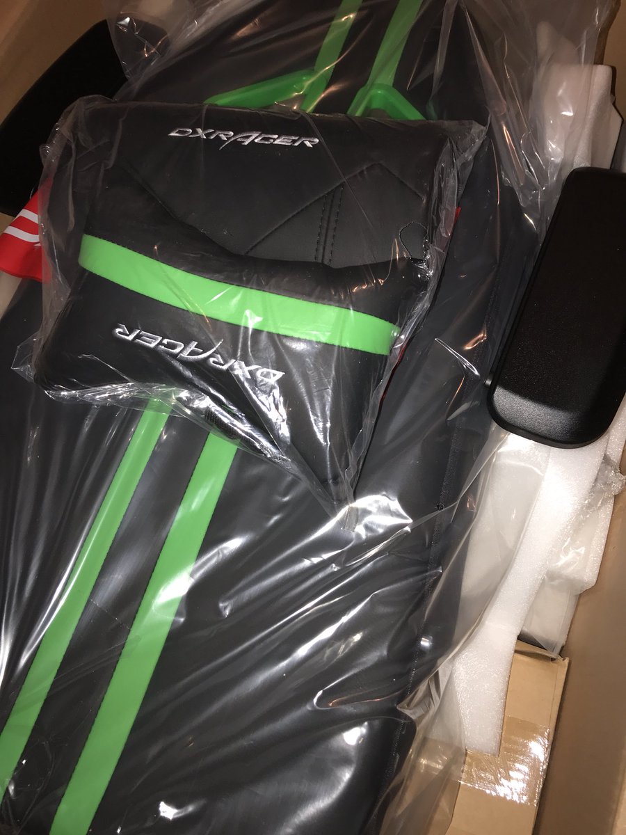 rib_steven's tweet photo. Cadeau de ma femme ❤️❣️• 

@DXRacer_FR 
@DXRacer https://t.co/JxwOTXjest