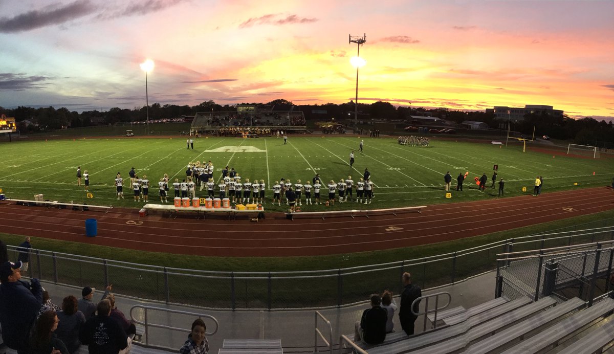 Bottorff44's tweet photo. Ready for Friday Night Lights and ⁦@QNDFootball⁩ https://t.co/swwizoAPtr