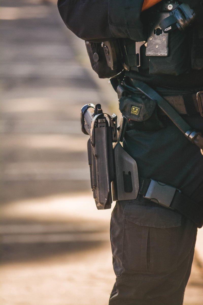 GearSpetz's tweet photo. #fbf to our very first generation Dropleg. The current Dropleg retained all the features of the first like the one thigh strap for comfort, as well as the swivel belt attachment for easy movement. 
#rangeday #edc #holster #dropleg #glock #lawenforcement https://t.co/XLH16CH7xT