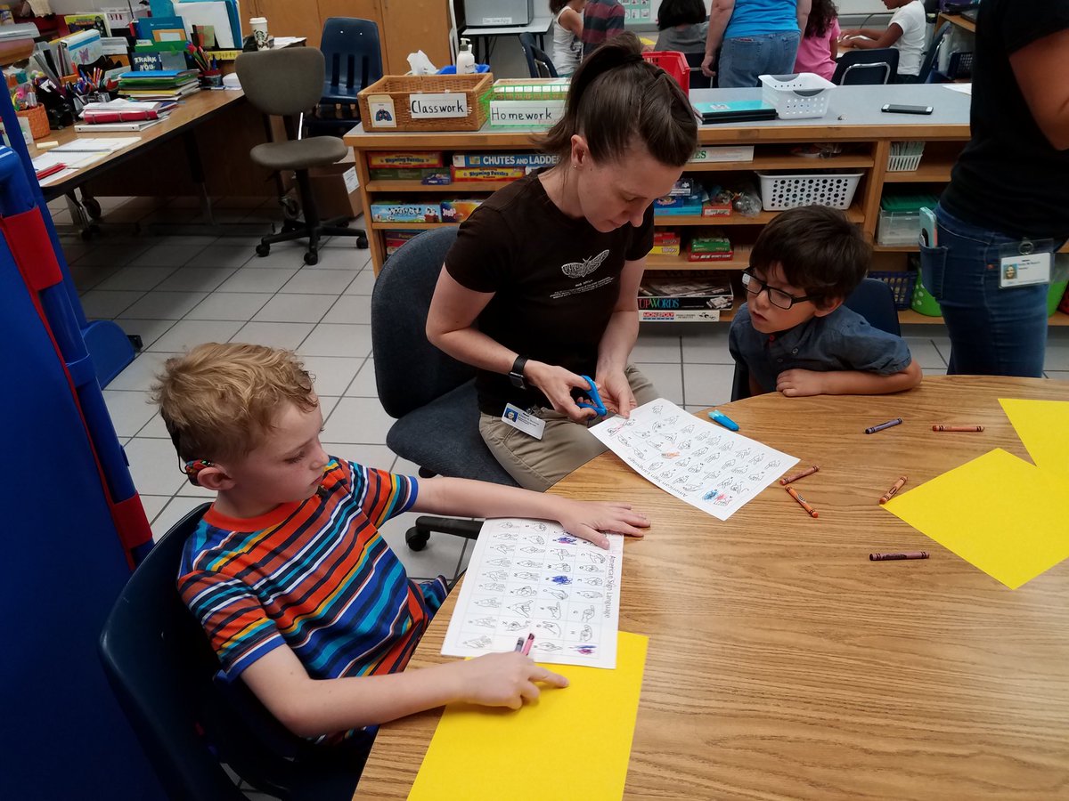 BritatheMs's tweet image. Once a week, we get our DHH Family together for fun activities! The first week of school, we taught everyone our name sign and spelled out our names with ASL letters. We have the best DHH Team! #theCLESway #deafed #deafeducation #ASL #dhhkids #tod #socialgroup #funtimes