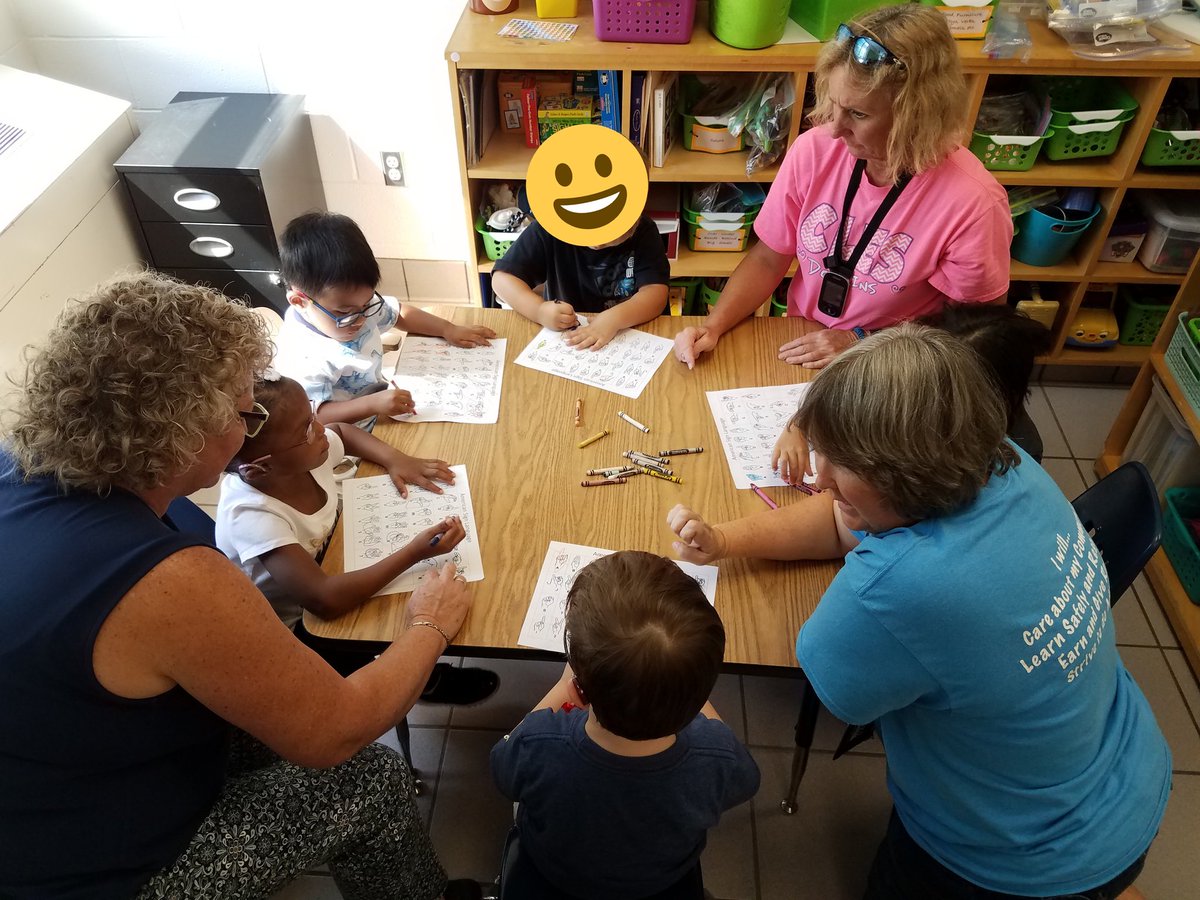 BritatheMs's tweet image. Once a week, we get our DHH Family together for fun activities! The first week of school, we taught everyone our name sign and spelled out our names with ASL letters. We have the best DHH Team! #theCLESway #deafed #deafeducation #ASL #dhhkids #tod #socialgroup #funtimes