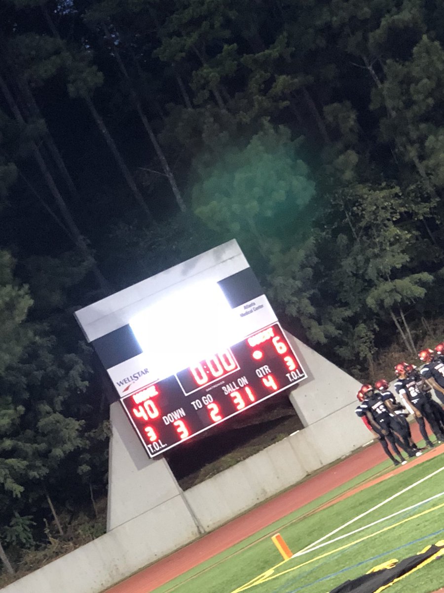 Hornets win! #SwarmWarning <a href="/SAFBHornets/">SouthAtlantaFootball</a> <a href="/APSsatlanta/">South Atlanta High</a>