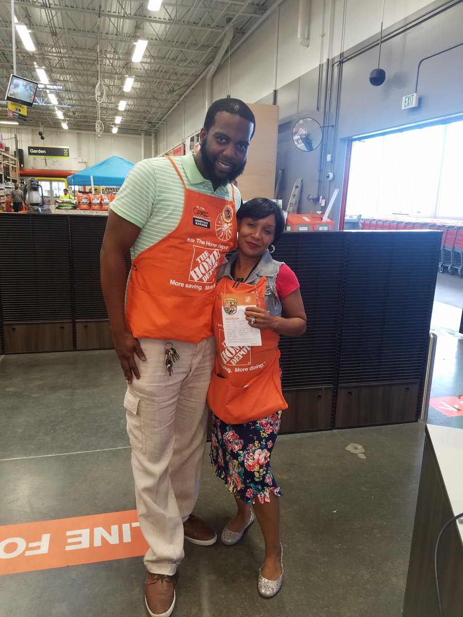 CHUGHES_SM6859's tweet image. Recognizing Tamika (Service Desk)for pushing leads and getting a $8000 refacing sale! Love it when the associate involvement is at an all time high! Way to go! #littlebigyork #associateinvolvement
@Homedepot_6806 @AlanisKarina05 @dontamcam @bliczwek