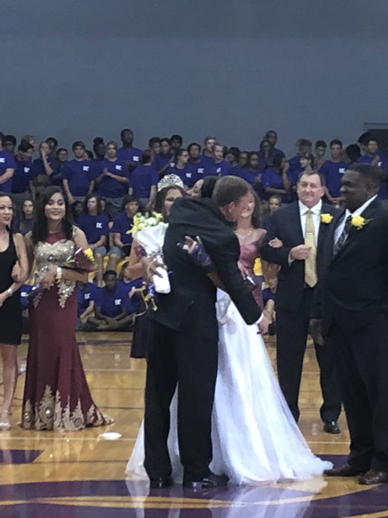 dchsjaguars's tweet photo. Congrats to your #DCHoCo18 Homecoming Queen, Zoë Hinds! https://t.co/jIWOVlnrBZ
