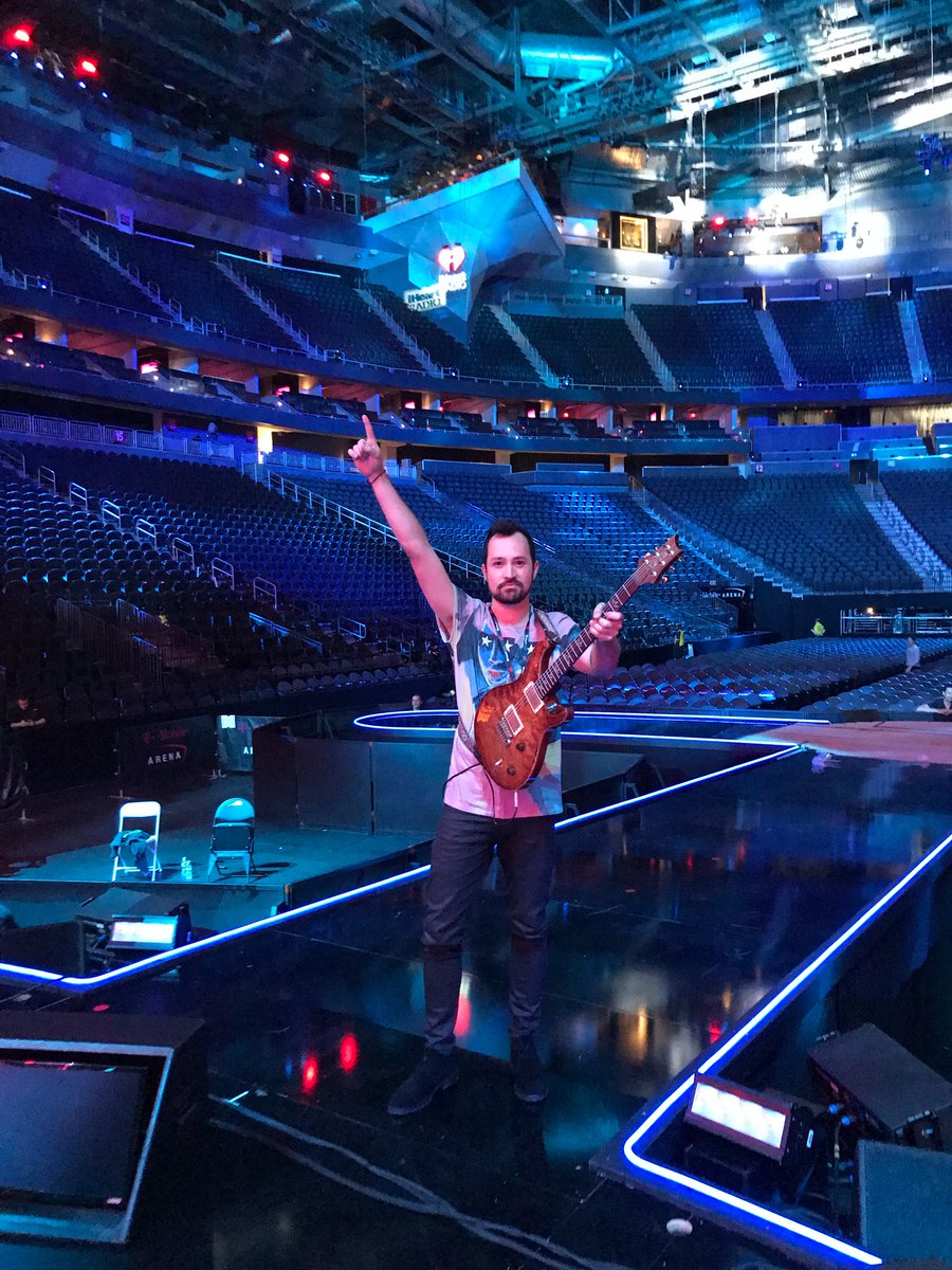 dbeltwrites's tweet photo. Right where I should be. @macys #RisingStar @iheartradio #HeffronDrive https://t.co/yCN3P7dYRW