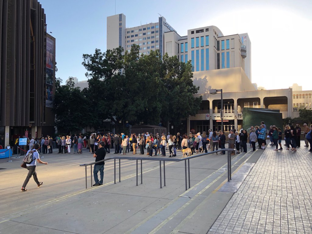 gdarklighter's tweet image. Big crowd here to see @repjohnlewis! #obosd