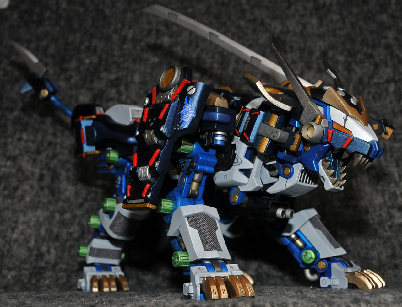 限定ゾイド 新品 ライガーブルーソウガ 具足 ゾイド ZOIDS