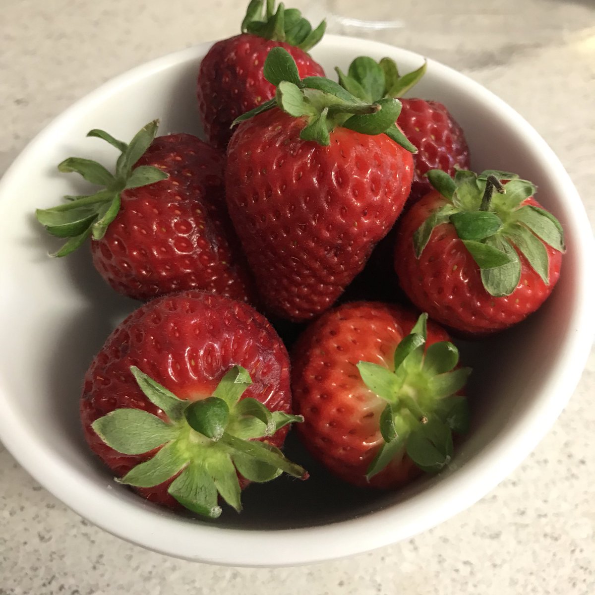 Supporting our #strawberrygrowers ! With stories of over supply in the market, organized crime and copycat sabotagees it’s time to stay steadfast in support of our #localgrowers.
🍓 🍓
#supportinglocalbusiness #ausagriculture #lovestrawberries #smallbusiness #smallbiz #strawberry