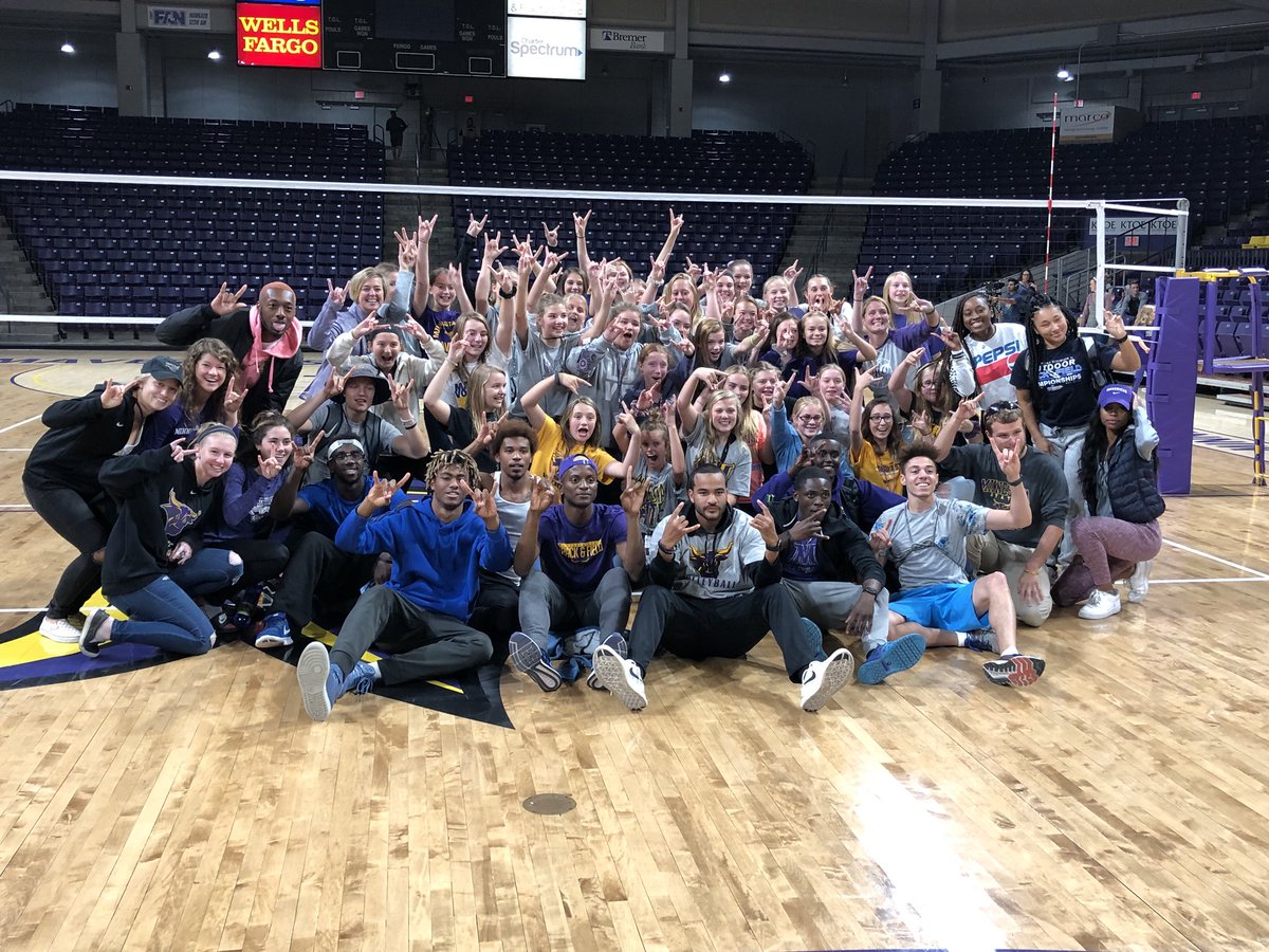 StomperMaverick's tweet photo. Horns up, @MSU_TheHerd! The #MavFam was strong tonight! https://t.co/gtDHkni5Hq