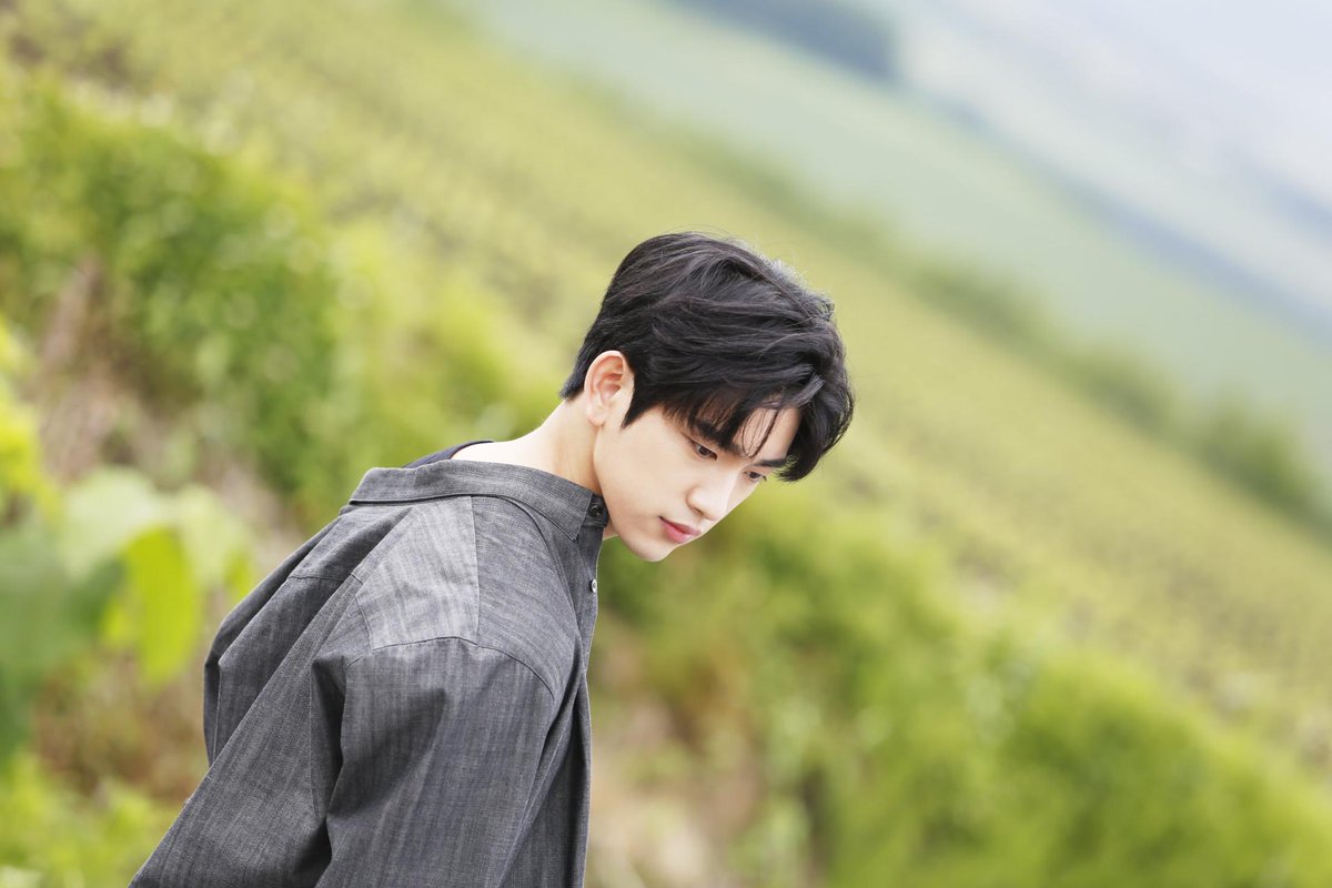 KM3617's tweet photo. Happy jinyoung day...🌹

貴方の紳士な所、王子様のように輝くその笑顔が大好きです
これからも応援し続けます

#Happybirthdayjinyoung https://t.co/cij4aXCH5g