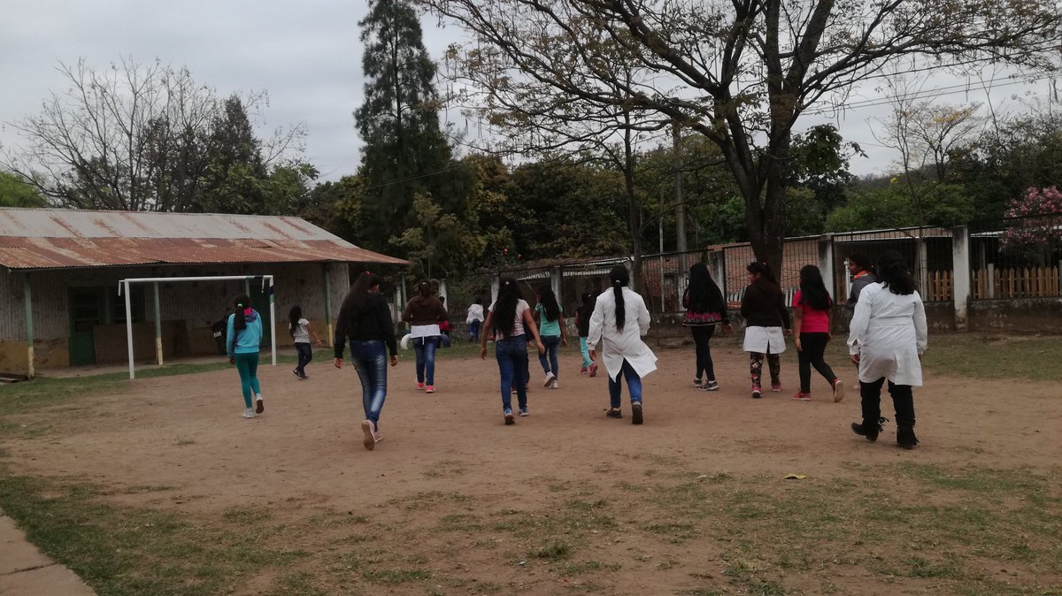JaquelnGabriel1's tweet photo. #MareaAzulESA #Saltatransformaescuelas @fguillesaavedra @artydance23 @lescano_marite @aniberruezo @UrtubeyJM @patriciapinasco https://t.co/CsKQH1Qz8A