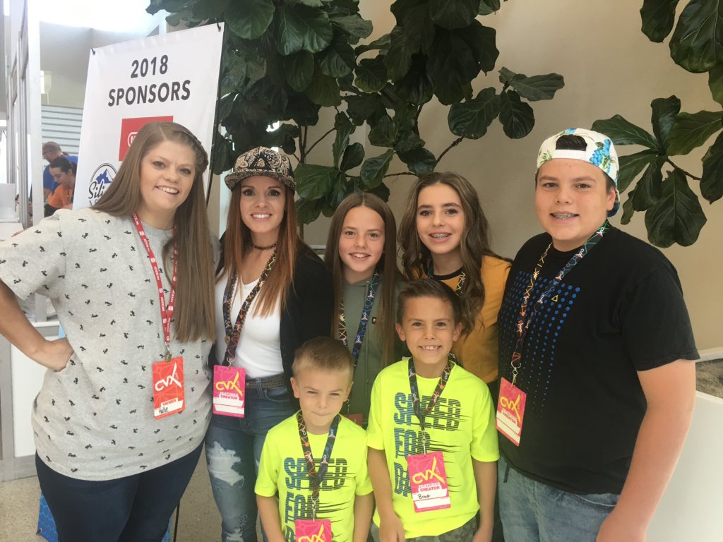 hwthecutie14's tweet photo. One for the books!! @shaycarl @katilette @CharlesTrippy @AllieWes @CVXLive #cvxlive2018 #trixin #SHAYTARDS #IKTV https://t.co/5KODw2oQKD
