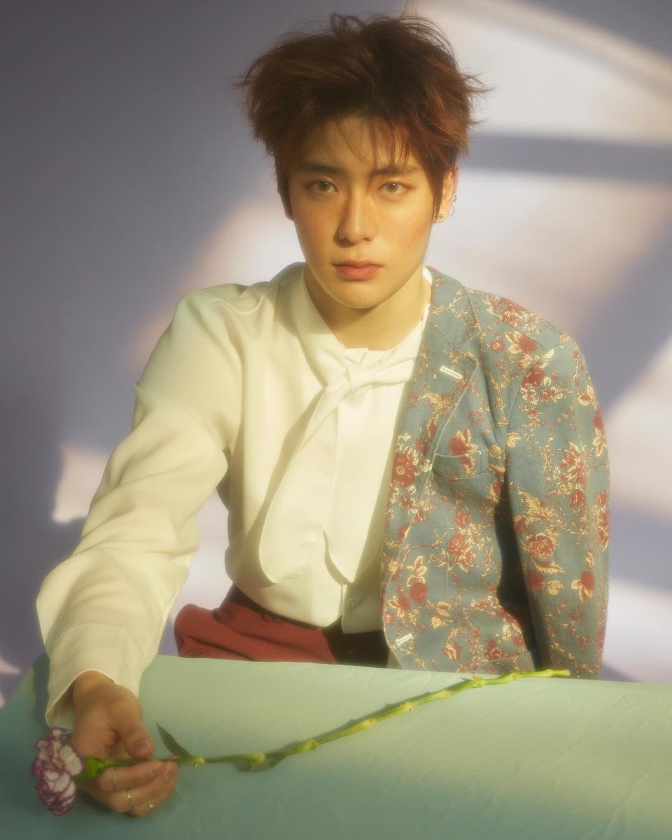 Try Again’s Jaehyun definitely used kodak portra 400/800! I think i noticed the roll film reloaded inside the photographer’s contaxI think most of portraits photos use this roll film.