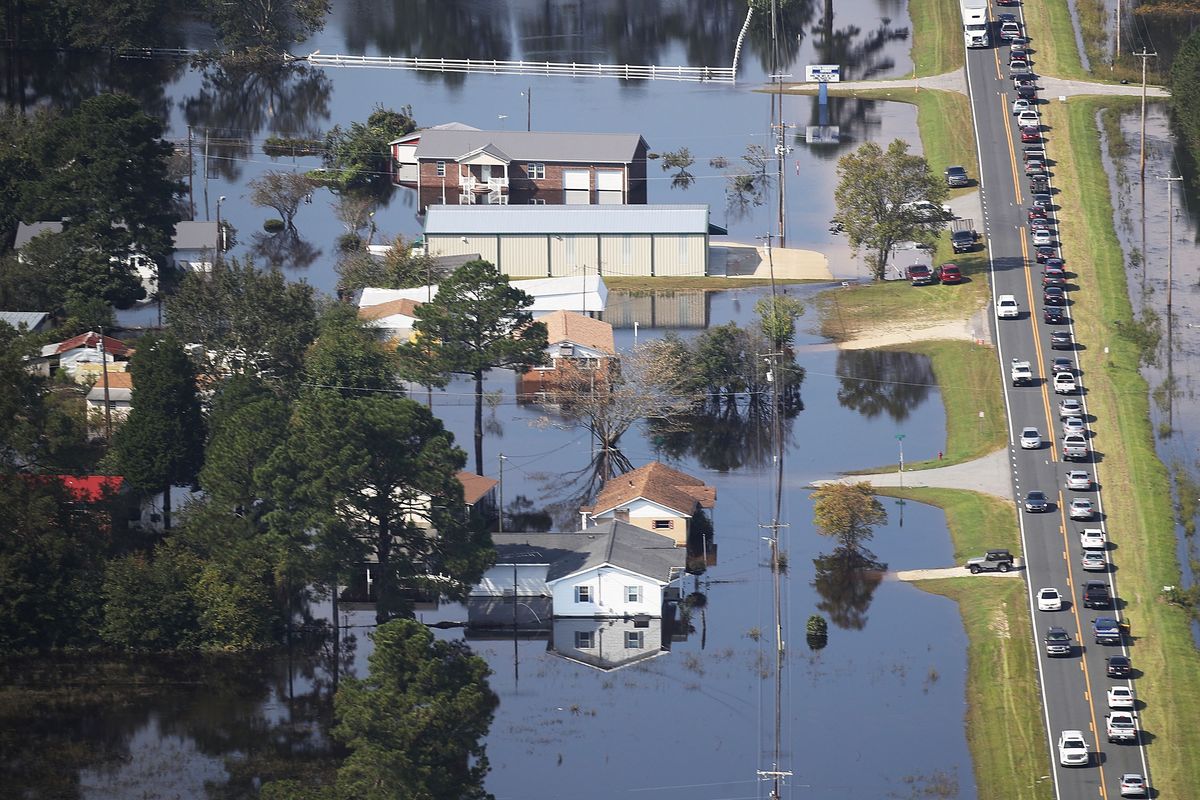 Aerial photos show the ongoing flooding in North Carolina bit.ly/2Nw5ynG?utm_so… https://t.co/CHrBNlwCJc