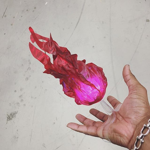 GiveWave's tweet photo. #morefiyah 😝 ... #floatingflameprop #floatingfireballprop #givewavestudios #prop #propmaking #propmaker #cosplay #anime #marvel https://t.co/hIgXvmYRom