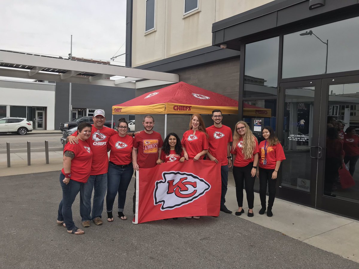advisorkc's tweet photo. It’s a another big weekend @Lead_Bank #redfriday cookout @KCCrossroads and #pancakes @Lead_Bank garden city branch #buttergetthereearly 🥞🥞🥞🤙🏽🤙🏽🤙🏽 ccb #goodstuff #heartbeat https://t.co/p1VmSF1EVj