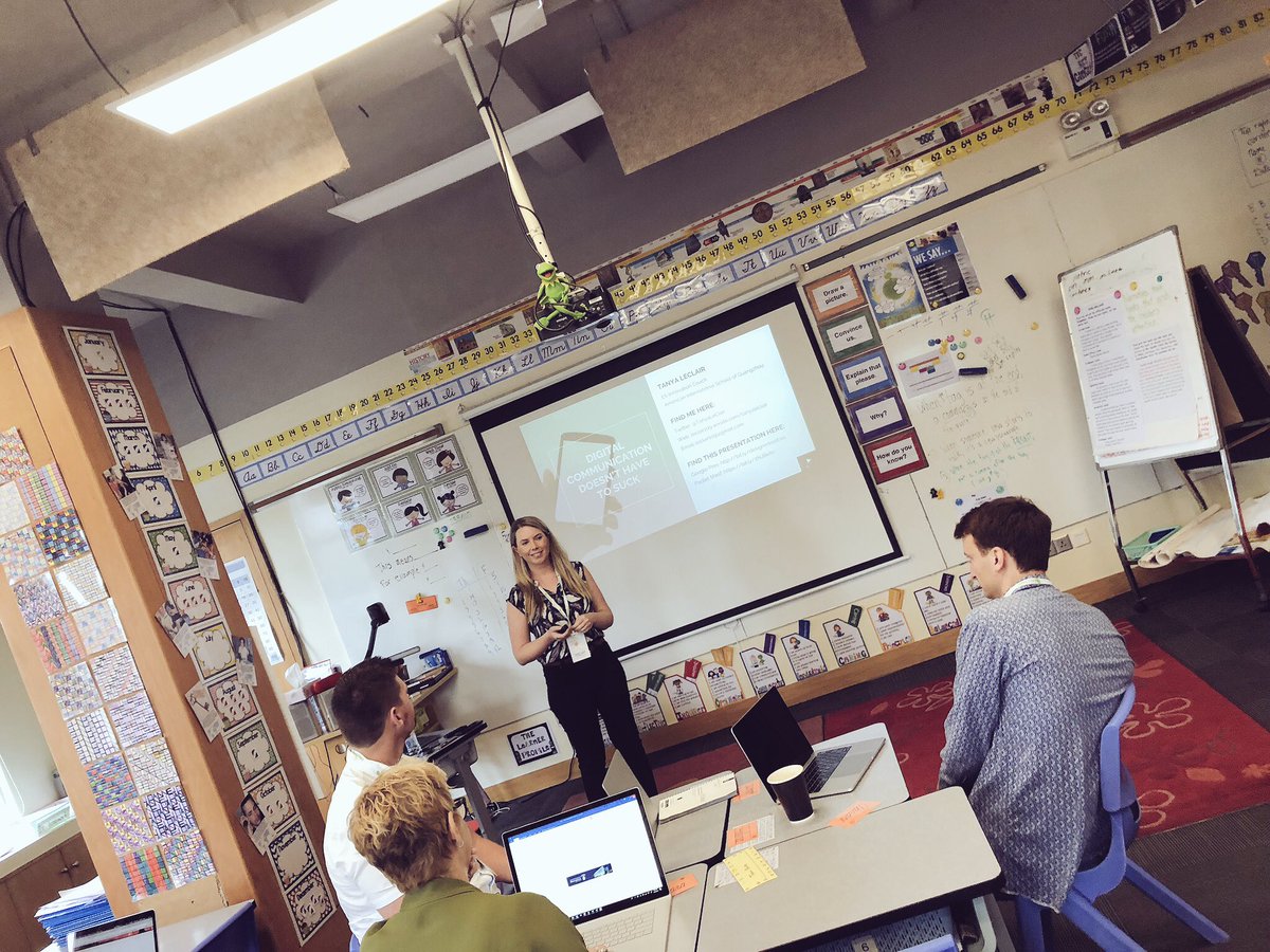 cecigomez_g's tweet image. I wish I had @TanyaLeClair’s #eyefordesign &amp;amp; #ladybossswag - @wlead #sisrocks #wlead #shekousummit18 #edtechteam 👉🏽 loving my new 🚀 book! #visualthinking #sketchnoting ~ I also wish I had @sylviaduckworth @itsallaboutart skillzzzz