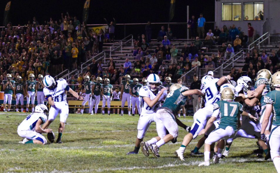 ssthrone's tweet photo. That’s a winner! Marquette with 17-14 win over Lindbergh! @MarquetteFootbl #ALLIN https://t.co/Ci0PxM1uk9