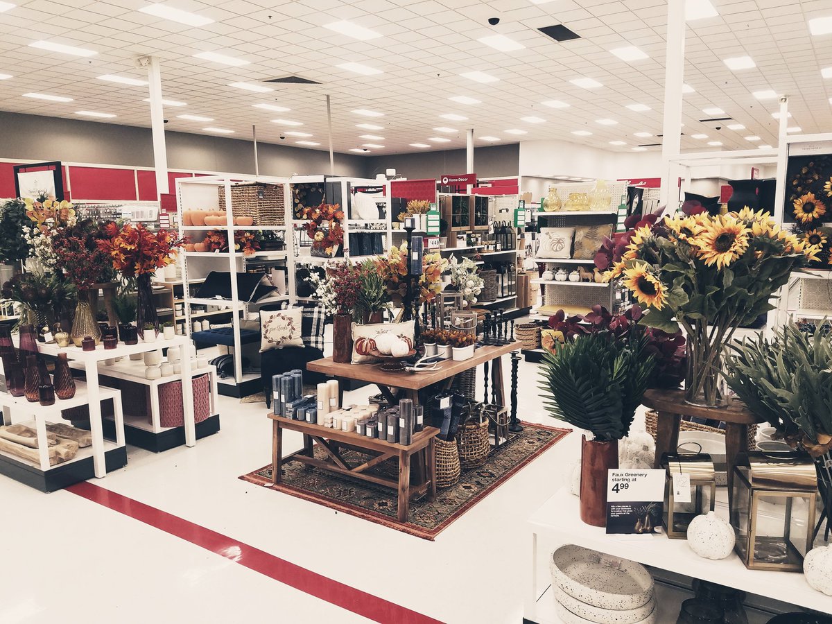 Too Fall-bulous not to share! My new happy place! Find me in #1767 #homedecor