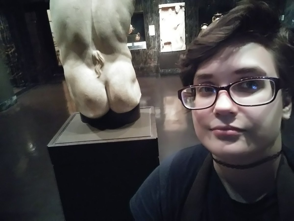 2trangerM's tweet photo. Nice trip to an art musuem https://t.co/gi4kWwqf6v