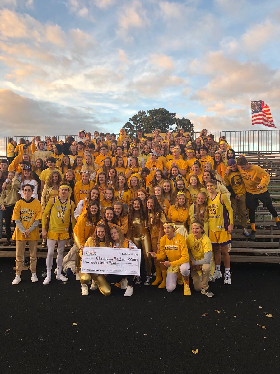 Ocon_StuCo's tweet photo. OCON BEAT ARROWHEAD IN THE FOOD DRIVE!! THANKS TO EVERYONE WHO DONATED!!! https://t.co/ifkHPrqGqB